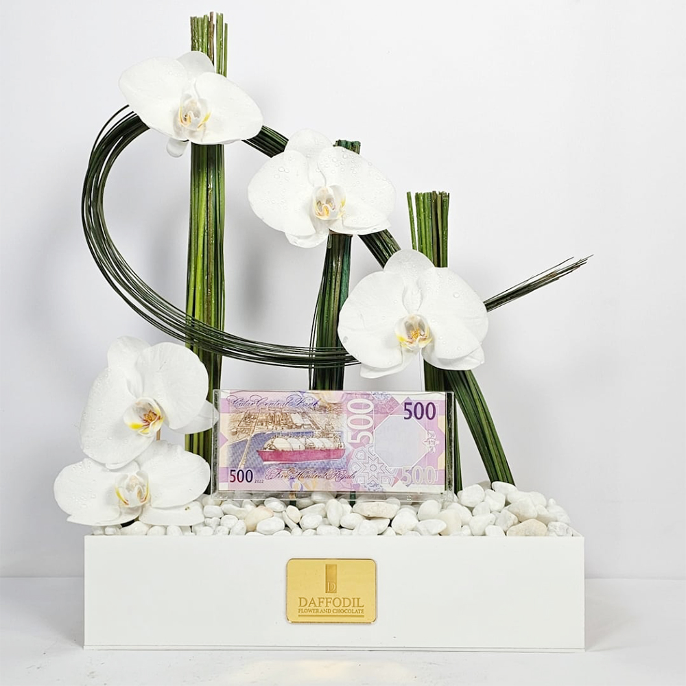 Marcy bouquet with pocket money