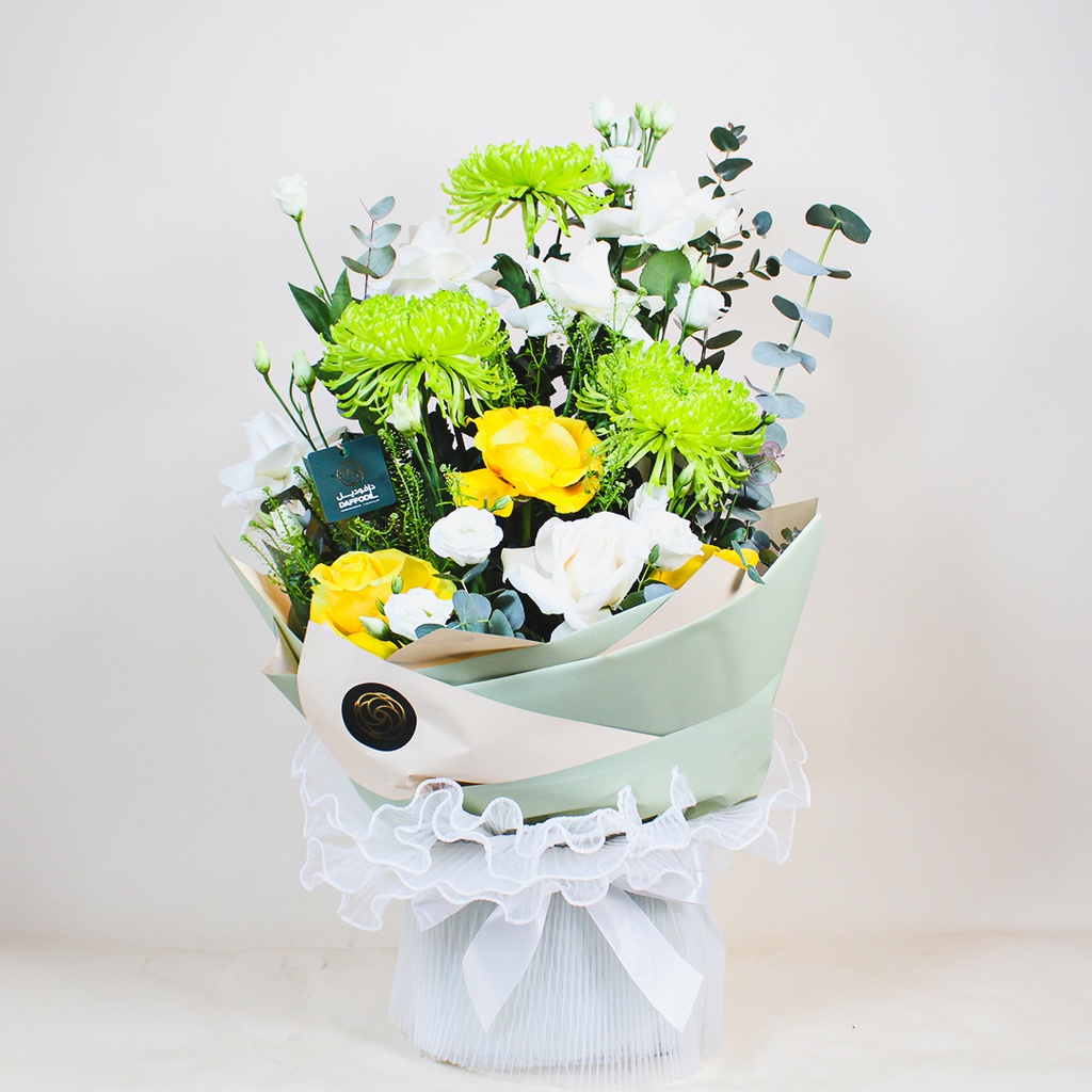 Hand bouquet deco chrysanthemum